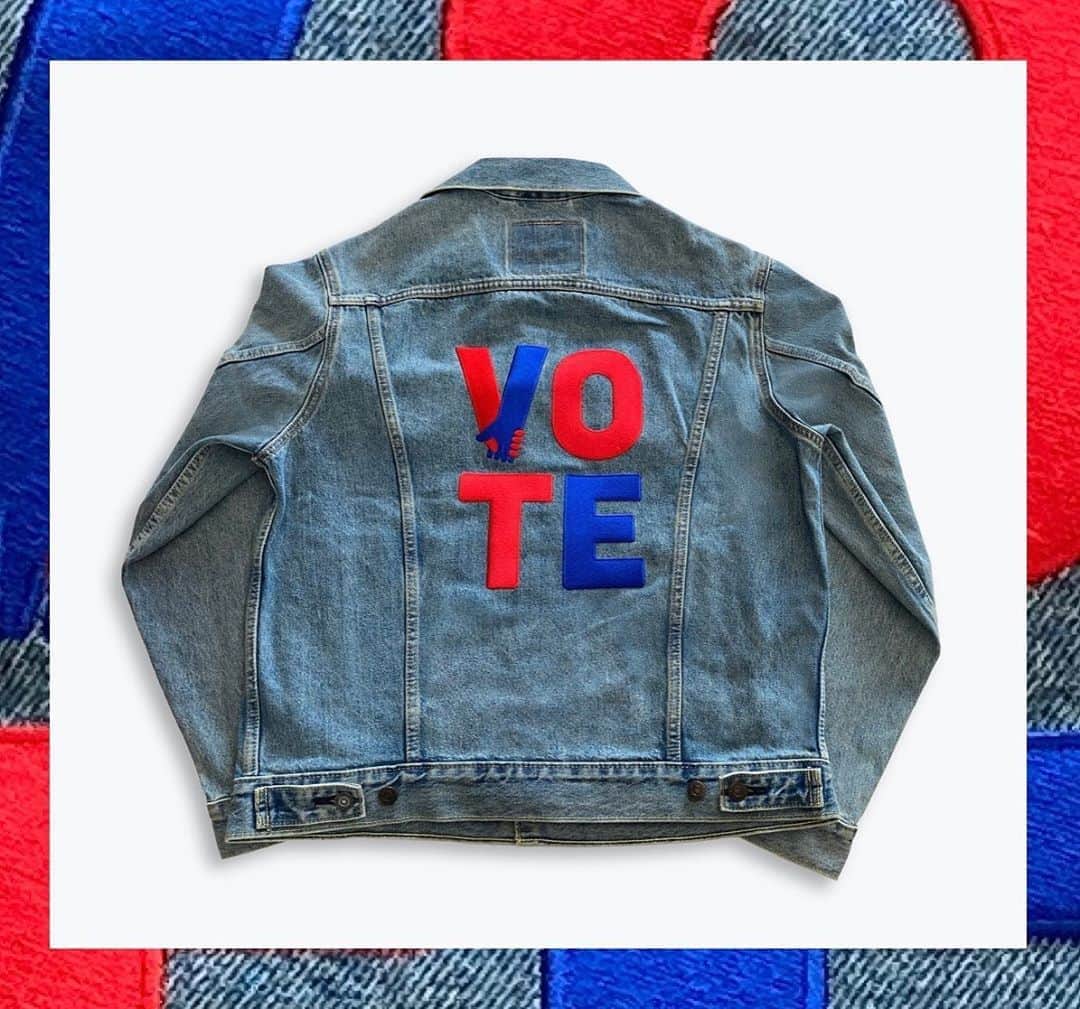 Levi’sさんのインスタグラム写真 - (Levi’sInstagram)「App Exclusive: The Vote Trucker Jacket. Step up. Exercise your right. Wear it loud now-and all year long. Link in bio to shop. . In support of civil liberties for all, we are making a one-time donation to the ACLU. Wear your support.」10月14日 2時04分 - levis