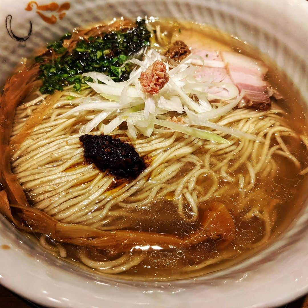 竹下幸之介のインスタグラム：「真鯛蛤塩ラーメン  #ラーメン #金色不如帰 #新宿」