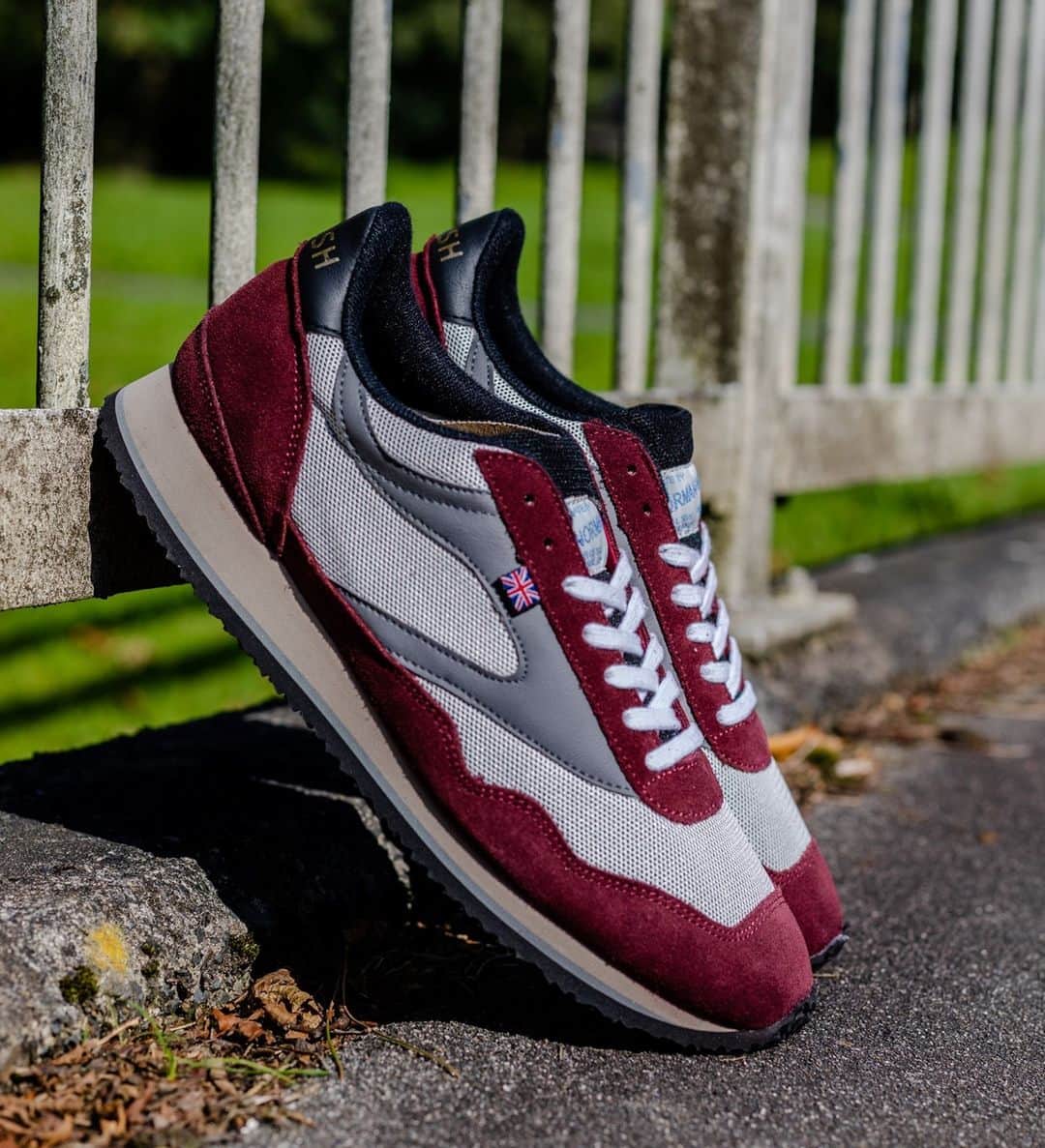 ウォルシュのインスタグラム：「The Ensign Classic Mesh. The new range is out now 😍 . . . #normanwalshuk #normanwalsh #britishmanufacturing #madeinbritain #ukmfg #shoes #footwear #sneakers」