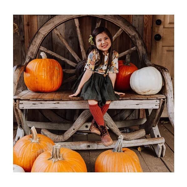 コレジアンさんのインスタグラム写真 - (コレジアンInstagram)「🎃 HALLOWEEN SYMBOLS . Pumpkins are one of the quintessential symbols of the autumn. . Are you ready to wear the most frightening costume and go trick-or-treating on Halloween? 🍬 👻 . 🎃 SYMBOLES D’HALLOWEEN ! . Emblématique de la fête d'Halloween, les citrouilles sont de sortie en ce mois d'octobre. 🍁 . Collégien vous accompagne pour vous tenir au chaud durant votre chasse aux bonbons ! Êtes-vous prêts à revêtir le costume le plus effrayant ? 🍬👻 . Pictures @deathbybadkaraoke @my_little_alena_0803 @ohrummy . #collegien #collegiensocks #collegien_officiel #海外ベビー服 #ロンパース #女の子ベビー #女の子#赤ちゃん #赤ちゃんのいる生活 #ベビモ #madeinfrance #extrasoft #bestsocksever #barneklær #kinderstrümpfe #kniestrümpfe #靴下 #носки #sokker #instamum #lacetrimkneehigh #ruffle #lacetrim #pumpkin #halloween #гольфы #Носочки #tights」10月14日 2時15分 - collegien_officiel