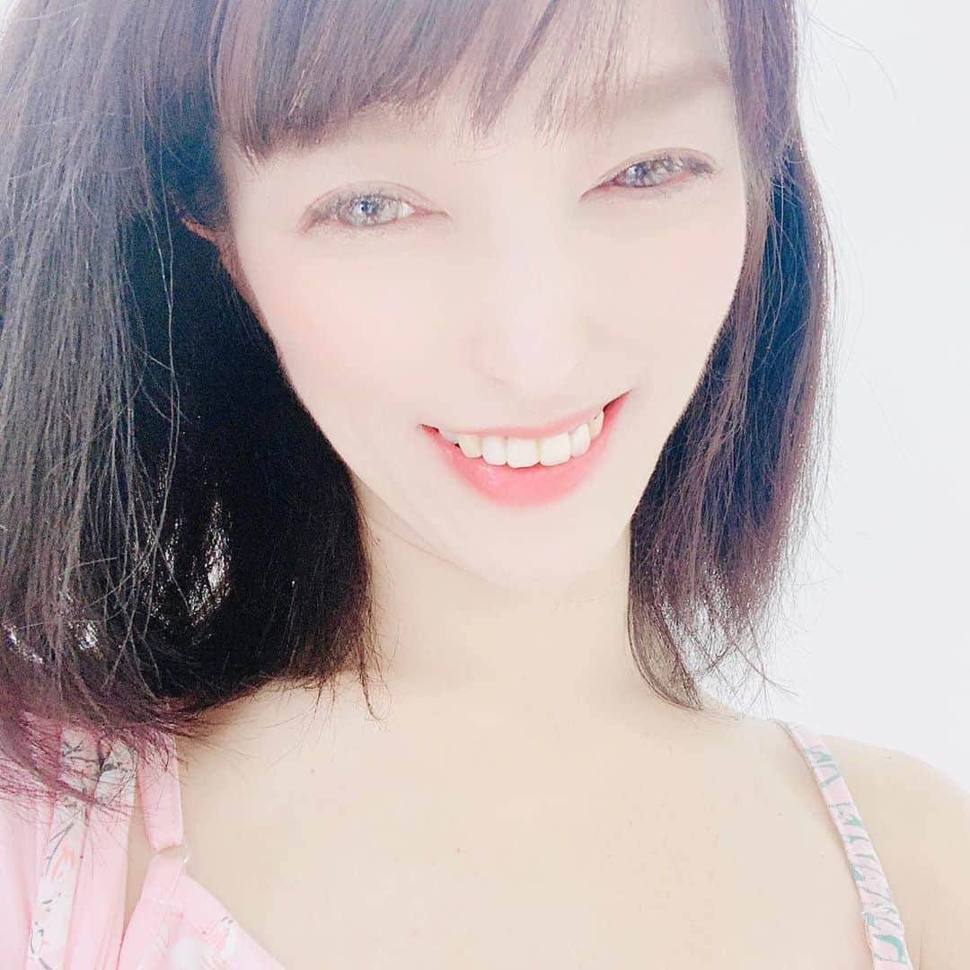 彩月さんのインスタグラム写真 - (彩月Instagram)「【イベント】 皆さん（＊´˘｀＊）♡色々な形で応援下さって、ありがとうございます🌸そんな皆さんへ☪︎待望のウエディングショーを通じて、お会い出来るChanceが参りましたぁ❤️✨3部制で、先着10名様御案内が可能です☺️ お友達、パートナー、御婚礼前、ウエディングモデル目指されてる方💖大感謝です♡( ᵕ̤ૢᴗᵕ̤ૢ )♡  〆は先ず25日になります。リプ♡DMにて受付します✨   http://www.snappi.jp/sbscollection.html」10月14日 2時13分 - princessayatuki1109