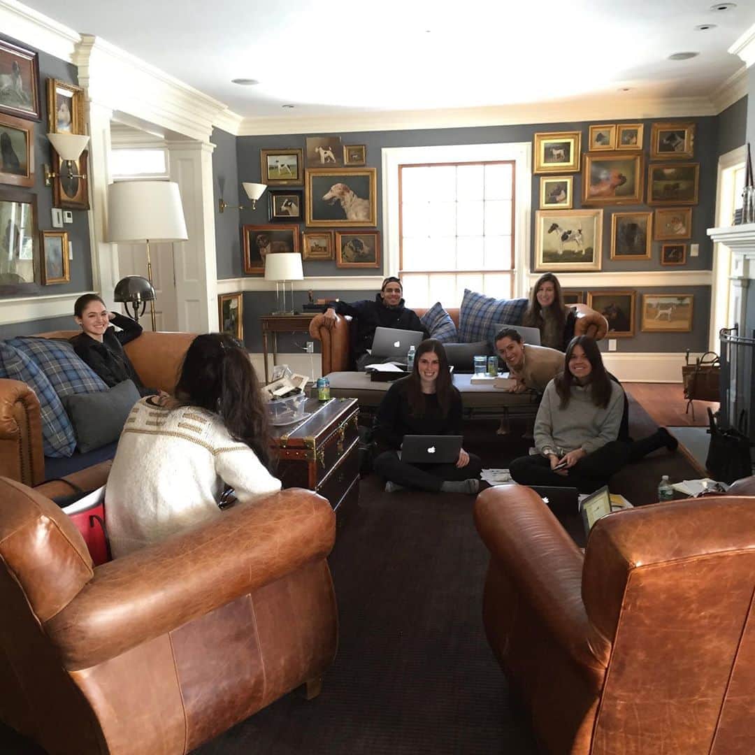 ボビー・ブラウンのインスタグラム：「We used to work from home before WFH was an acronym #yahoobeauty @taratersigni @sarablissnyc @joanna_douglas @alexandraperron @f_nunez @cateslaura @noelduan  Miss you rockstars.」