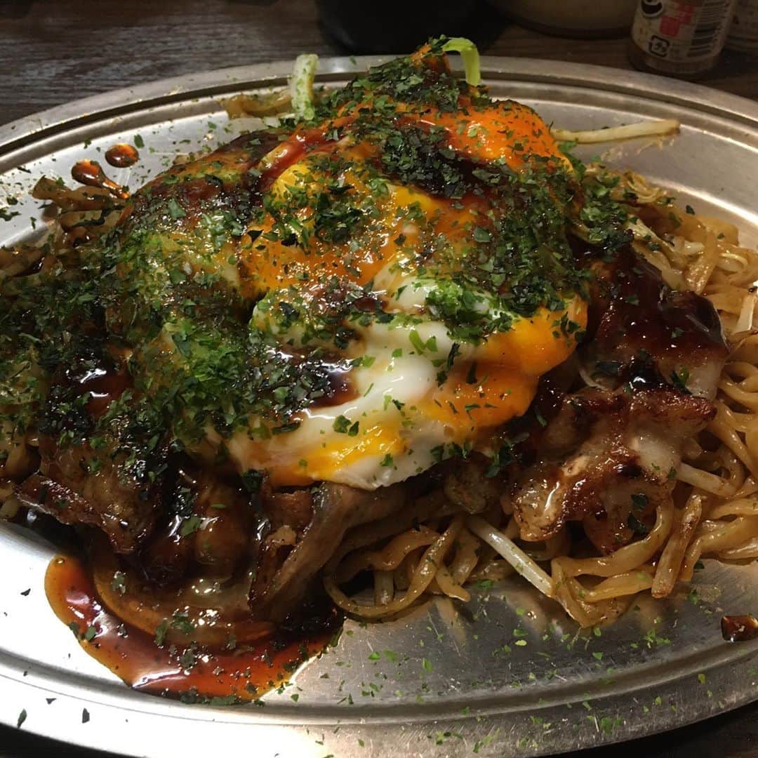 小野瀬雅生さんのインスタグラム写真 - (小野瀬雅生Instagram)「神保町の焼きそば専門店みかさで焼きそばソース味大盛ウマウマウー自家製麺の口当たりの良さなどさすが行列の出来る繁盛店♫ #神保町やきそばみかさ  #みかさ  #神保町  #焼きそば  #ソース味  #大盛  #小野瀬雅生  #onosemasao  #ウマウマウー  #行列のできる店  #繁盛店」10月14日 2時21分 - onosemasao