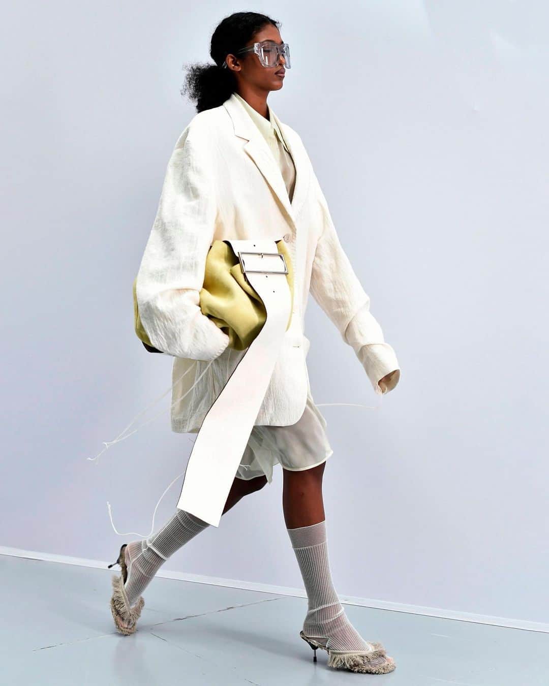 Fashion Weekのインスタグラム：「Walking out of Fashion Month like ⬆️ Seen on the @acnestudios #PFW runway. Photo by @gettyimages」
