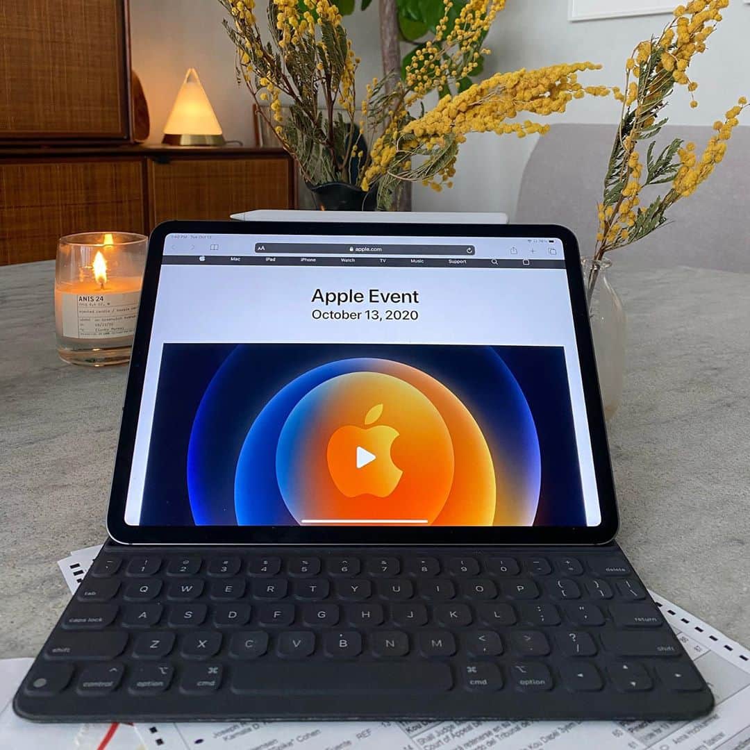 ガブリエル・マクトのインスタグラム：「Fired up about this #appleevent2020 right now...#oh #and #vote」