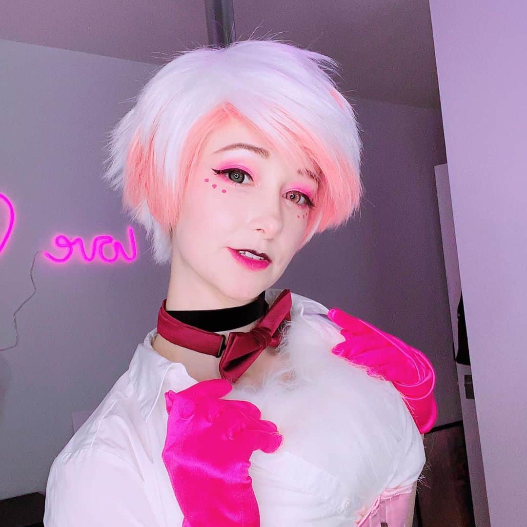 姫沢のインスタグラム：「Angel 💕 Dust    #HazbinHotelAngelDust #HazbinCosplay #Hazbinhotelcosplay #AngelDustCosplay #HazbinAngel #レイヤー　＃姫沢　＃エンジェルダスト」