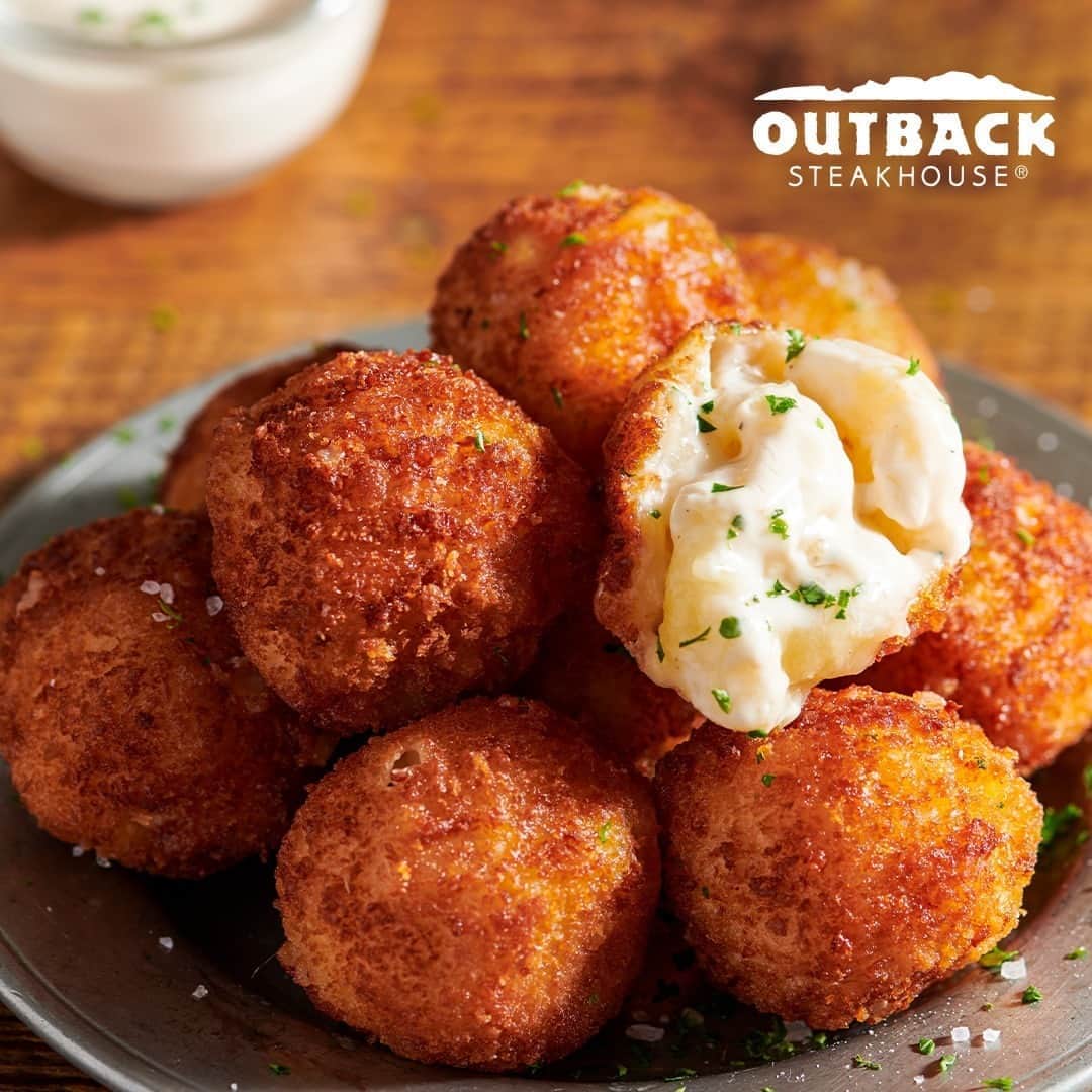 Outback Steakhouseさんのインスタグラム写真 - (Outback SteakhouseInstagram)「Our prime choice today and every day is our Steakhouse Mac & Cheese Bites, starting at only $5.99.」10月14日 3時00分 - outback