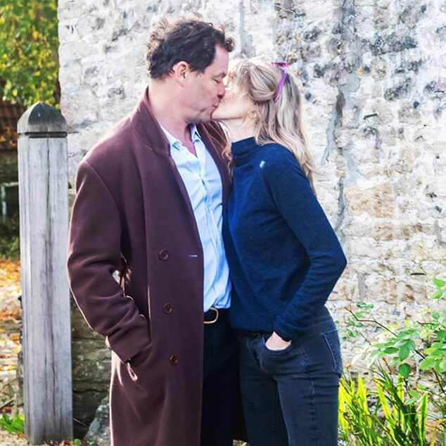 E! Onlineさんのインスタグラム写真 - (E! OnlineInstagram)「Less than 24 hours after photos of Dominic West and Lily James kissing spread online, Dominic and his wife Catherine FitzGerald stepped outside of their home and addressed reporters. Head to the link in our bio for what he had to say about their marriage. (📷: GlosPics/ MEGA )」10月14日 3時01分 - enews