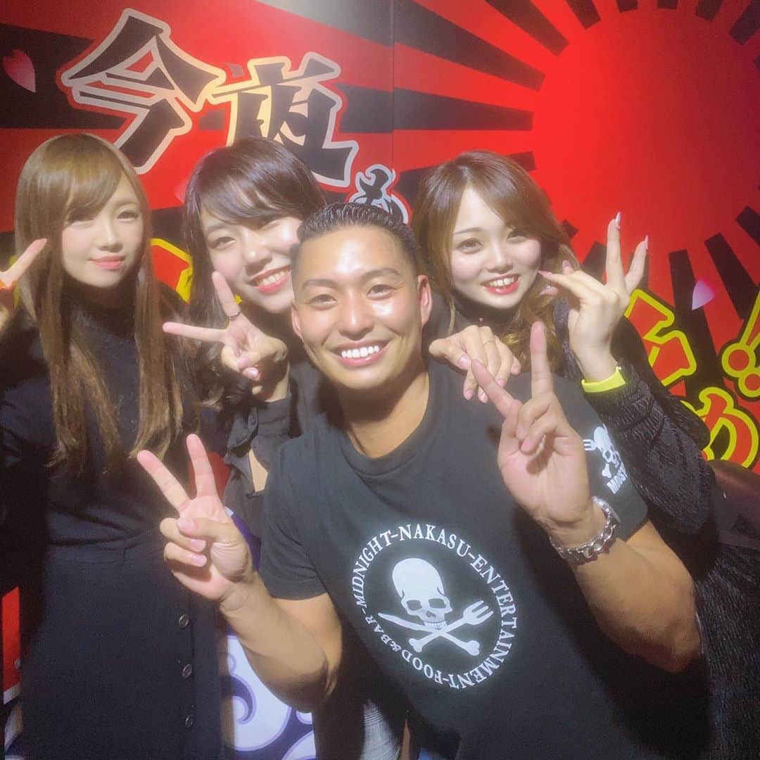 のんのんのインスタグラム：「. . 2020.10.14 . . やっぱり飲むならモブスターズ🤪 前のお店の先輩方と地元の友達がいるモブに 飲み行ってきました💓 . さすが‼️かごんまメンツ‼️ またお邪魔します☺️❤️ @mobstars_nakasu  . . #博多 #筑紫口 #中洲 #歌舞伎町  #名古屋 #ミナミ #すすきの #錦 #キャバクラ #ニュークラブ #ラウンジ #ガールズバー #朝キャバ #昼キャバ #朝昼キャバ #キャバ嬢 #ホステス #ポケパラ #ナイツネット #キャバコレ #撮影 #宣材写真 #モデル #ドレス #バリポケ  #ドンペリ #ソウメイ#アルマンド #シャンパン」