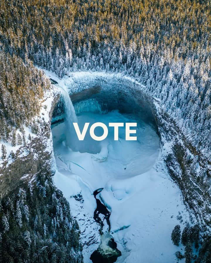 マウンテンハードウェアのインスタグラム：「Check your friends’ figure-eights and their voting plans. Here’s ours… With the help of two nonpartisan organizations, @voteamerica_ and the Civic Alliance, we’re encouraging our colleagues to lend their support heading into the election. VoteAmerica outlines four critical steps that have helped us double-check registration status, request an absentee or mail-in ballot, sign up for an election reminder, and find polling places and ballot drop boxes. Mountain Hardwear staff also can use their paid volunteer hours to participate in @powerthepolls and at-home opportunities like the Election Protection Hotline, voter outreach and education via phone, text and letter writing. Get to work with us—these resources are for everyone. (Link in bio.) Photo: @jonglassberg.」