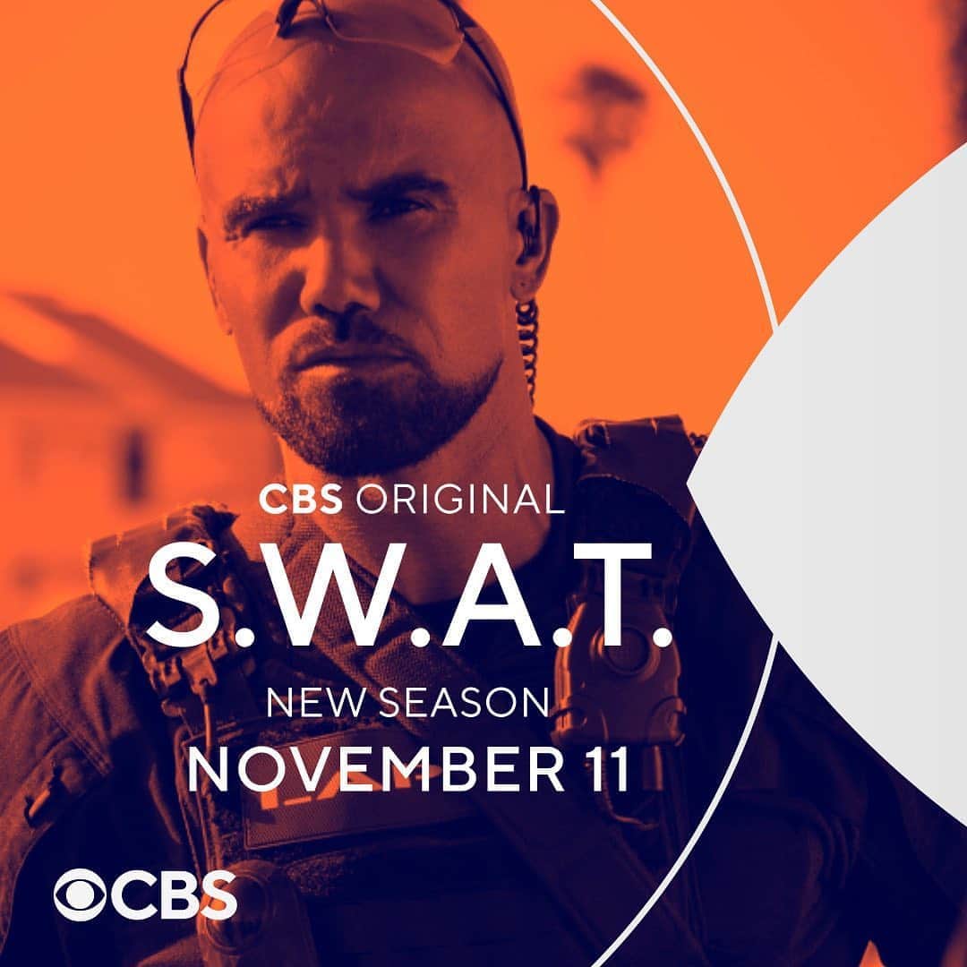 シェマー・ムーアさんのインスタグラム写真 - (シェマー・ムーアInstagram)「It’s official!!!! @swatcbs is back NOV 11th and 9pm with a 2 HOUR PREMIERE of SEASON 4 !!!!!! 💣💣🔥🔥👊🏾👊🏾💪🏾💪🏾 Here we come!!!!! #swat」10月14日 3時19分 - shemarfmoore