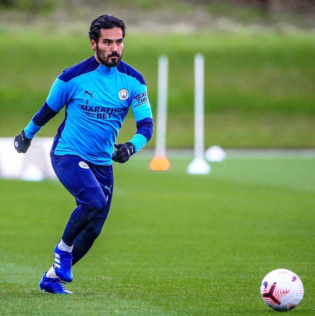 イルカイ・ギュンドアンさんのインスタグラム写真 - (イルカイ・ギュンドアンInstagram)「🔜💯%💪🏼」10月14日 3時21分 - ilkayguendogan