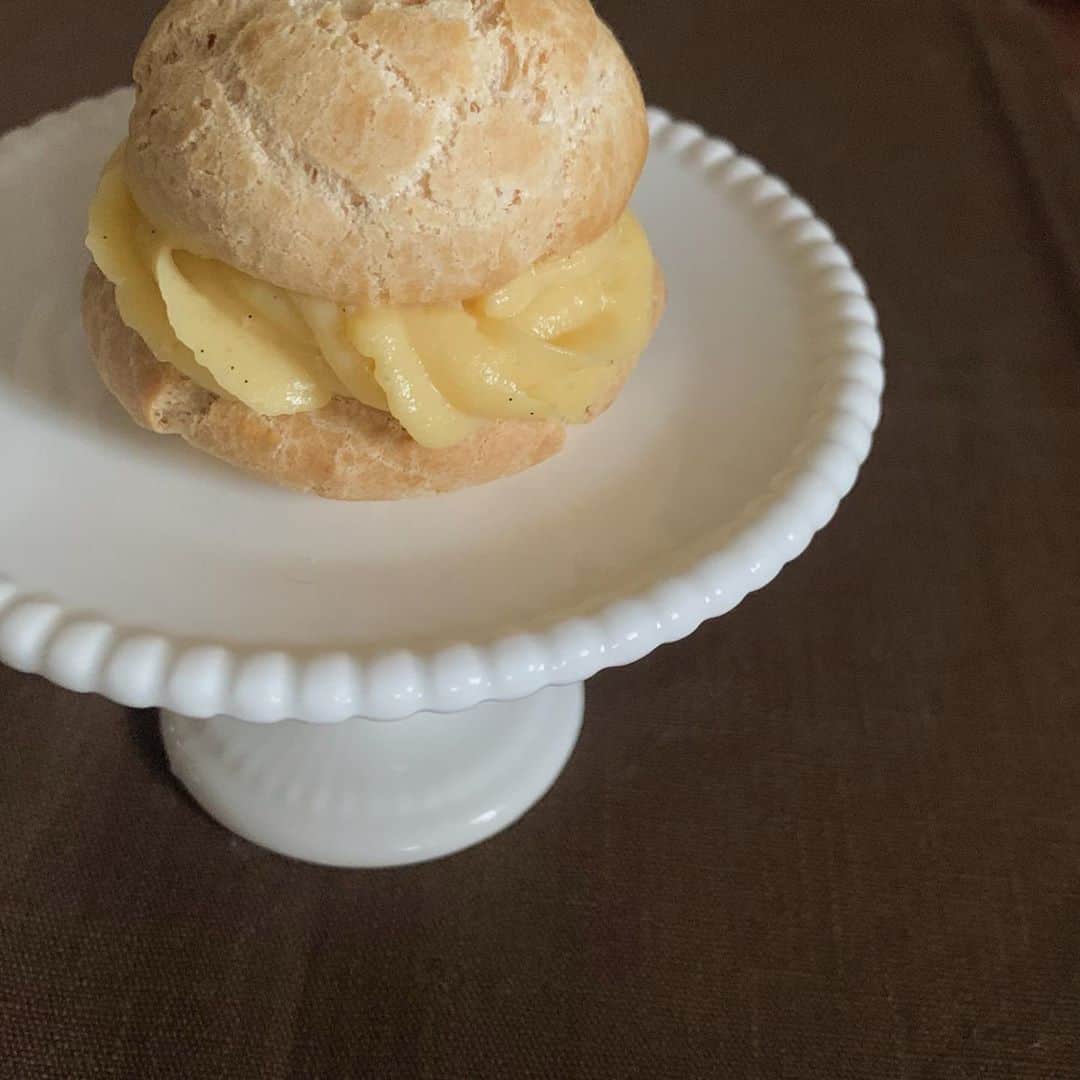 木村なつみのインスタグラム：「あんまり美味しそうに撮れなかったので(おいしかったよ？) あえてのこの時間に。笑 おやすみなさい バニラビーンズのてんてんがかわいい」