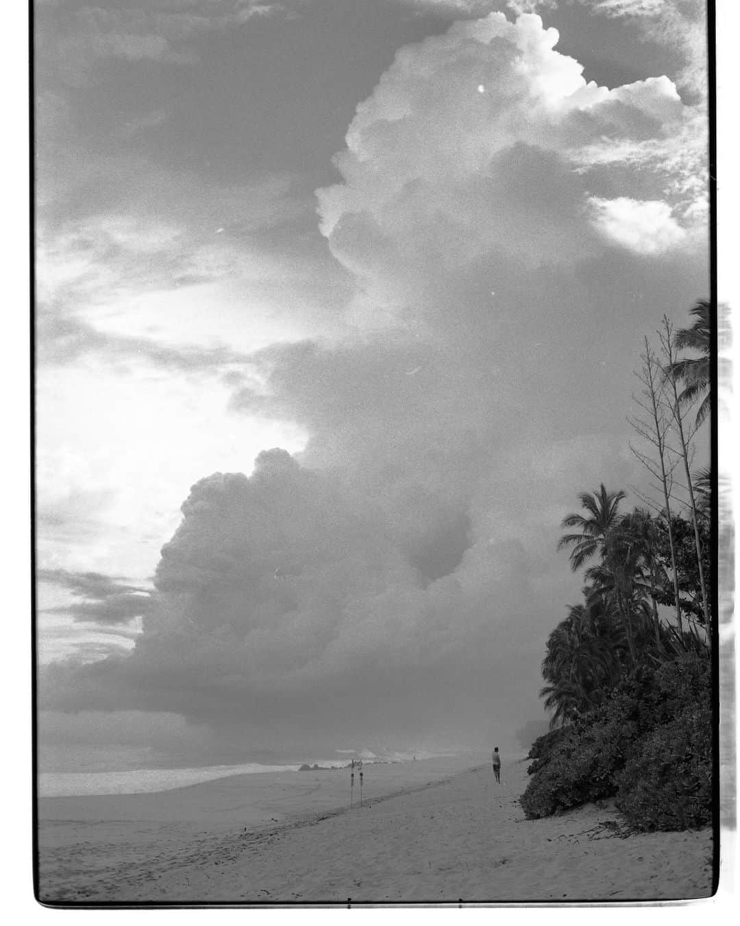 ジョン・ジョン・フローレンスのインスタグラム：「I’ve always been inspired by the weather that surrounds this island. Changes from trade winds to north winds and the storms those changes bring are something that I’ve always loved to capture. This is shot on Leica M7 w/ T max 100 processed and developed at home... still learning how to adjust times in the development process to get the photographs I want.」