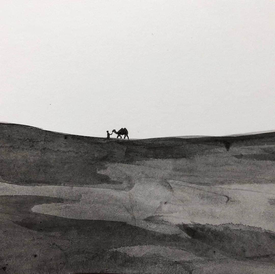 のインスタグラム：「なだらかな砂丘の起伏がBLACK INKの濃淡でうまく表現されています。  The undulations of the dunes are well represented by the shading of BLACK INK.  Art by: @ibsukionsen Made with: 1. ZIG CARTOONIST BLACK INK 2. ZIG Cartoonist MANGAKA  #kuretake_inktober #kuretake #kuretakezig #inktober #inktober2020 #呉竹 #インクトーバー #インクトーバー2020 #kuretakeinktober #blackandwhite #blackandwhiteart #inkdrawing #inkart #zigmangaka #呉竹筆ペン #inktober2020dune #inktoberday13」