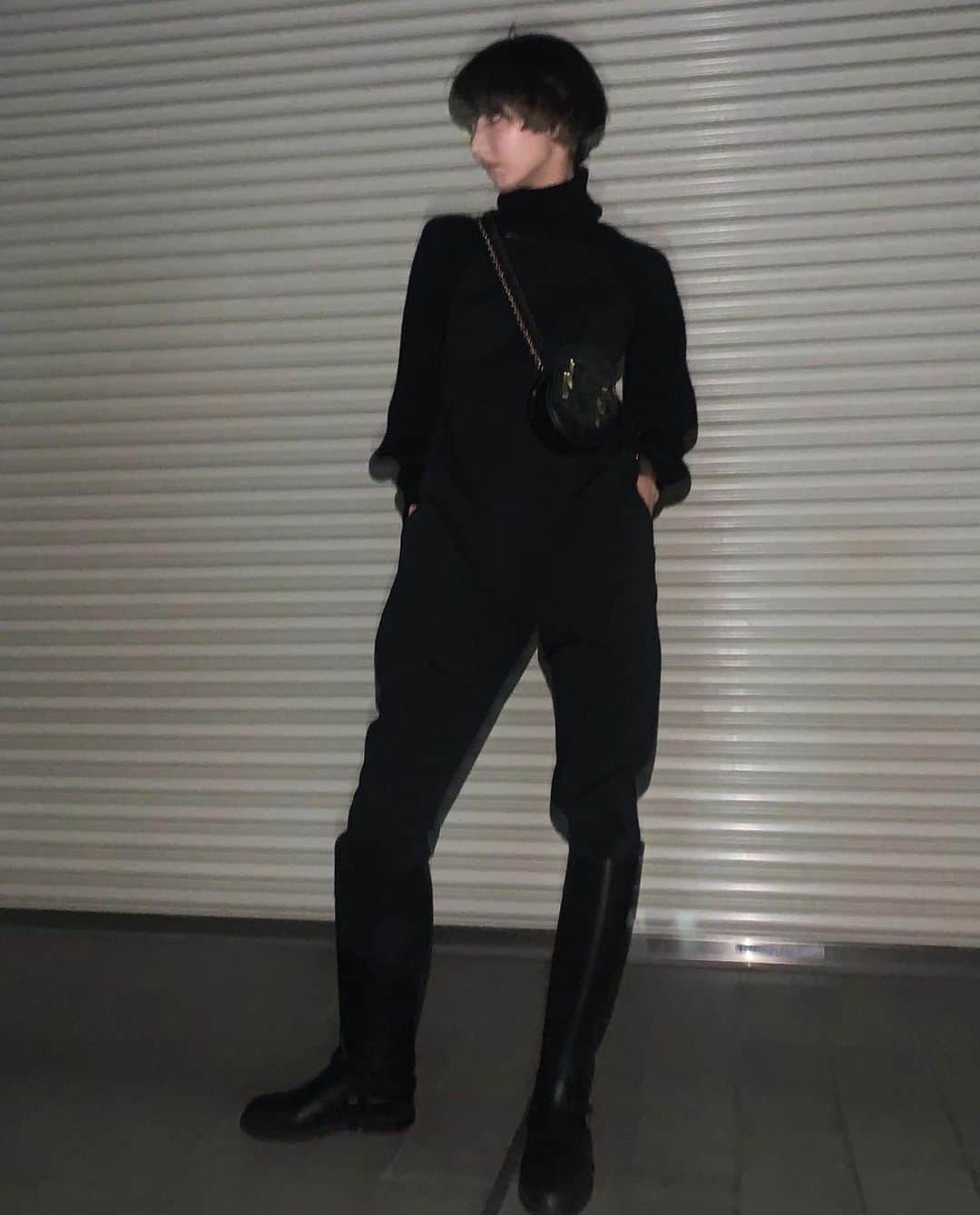 のインスタグラム：「My most recent favorite look.  Bag @chanelofficial  Jumpsuit @chacott_jp × me Arm knit @zara   私とチャコットさんのコラボ商品で 人気なジャンプスーツ再販しています。 私はこんな感じで普段着にもしてます♡」
