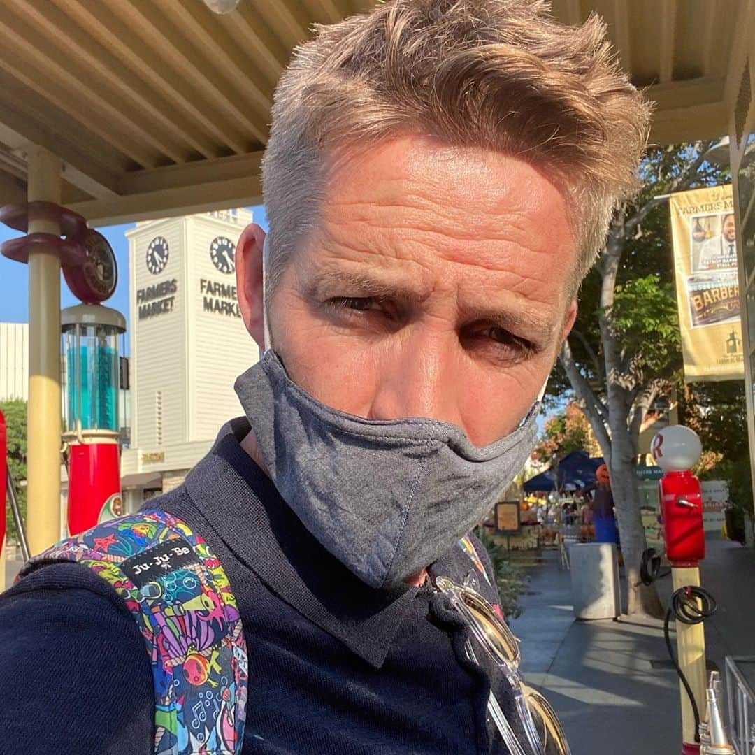 ショーン・マグワイアさんのインスタグラム写真 - (ショーン・マグワイアInstagram)「It’s not such a task ,just wear a mask. Try not to be one of those people that have to be asked. Don’t let your friends die because you can’t be arsed.So just wear a flipping mask.... It’s all we ask. Oh & vote.」10月14日 14時14分 - iamseanmaguire