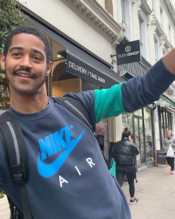 マット・マクゴリーのインスタグラム：「Was saving this one for a rainy day. I miss London and I miss Alfie. If you know Alfie, you know that Shakespeare is his lifeblood, and he is looking to spread the love. See below ❤️❤️❤️ # He is presenting an appeal on Thursday 10/15 on the BBC for a charity in the UK called Shakespeare Schools Foundation. Listen to him on the BBC and find out about their work with kids in the UK.  @SSF_UK #R4Appeal   bit.ly/CSSF-Radio4」