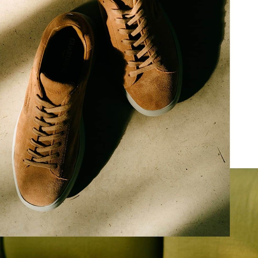 アルベルトガルディアーニのインスタグラム：「Covered with soft suede in sand. #Guardiani」