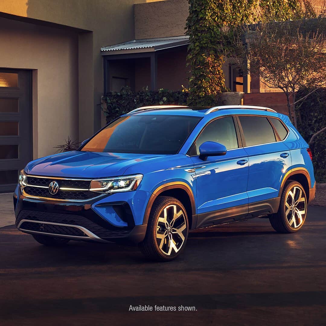 Volkswagen USAさんのインスタグラム写真 - (Volkswagen USAInstagram)「Introducing the VW Taos. Our newest SUV proves the best things come in small, thoughtfully engineered packages.」10月14日 7時03分 - vw