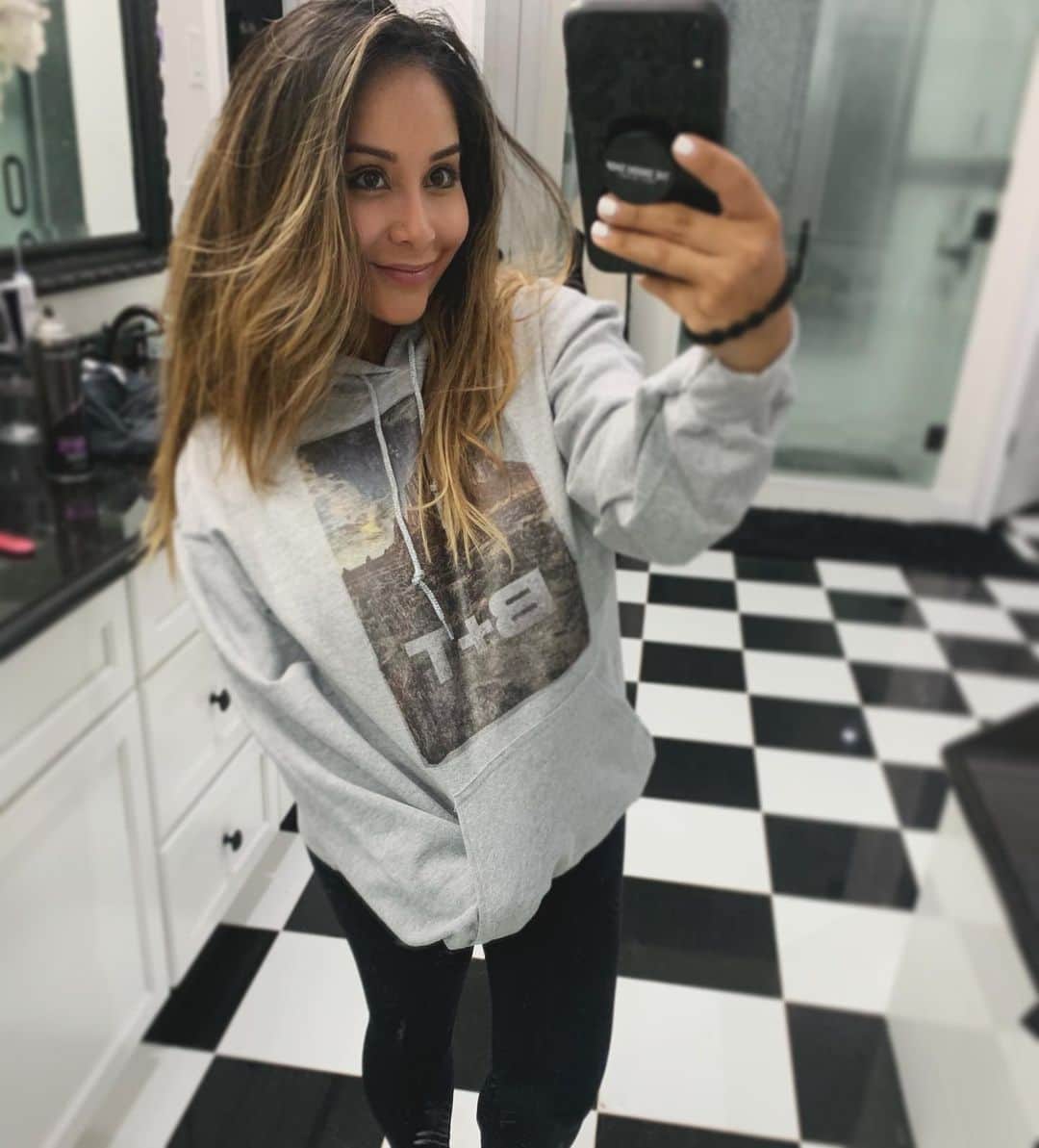 ニコール・ ポリッツィのインスタグラム：「ALWAYS A STAN 👽 #RoswellFam @unrealfehr @majandrama」
