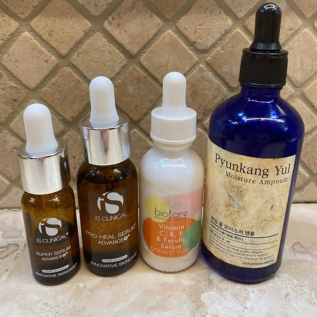 ミラ・ジョヴォヴィッチさんのインスタグラム写真 - (ミラ・ジョヴォヴィッチInstagram)「Serums and Oils!The 2 most important things I’ve used as serums are A. Vitamin C and B. Peptides. The vitamin C serums I love the most are made by @isclinical. These are very pricey but I’ve found they are incredible. I also like this serum by @biobare that is a combo of Vitamin C, B, E and Ferulic acid. All these things are powerful antioxidants and protectors from pollutants. They also combat sun damage. Another great serum for when you’re feeling extra dry during the day is from a company called @pyunkangyul. It’s very moisturizing and I use it a lot at night as well because it really seals in all the products underneath it. This stuff is a miracle. Peptide serums are amazing because they rebuild collagen in your skin. They’re like the building blocks, they repair and strengthen. They actually signal to your skin “hey we need some work done over here”. There’s different types of peptide serums and they do different stuff, so I would keep your phone handy when you’re buying them so you can quickly look up what they do. I’m constantly researching skin care ingredients. For instance I had no clue that copper peptides (which are amazing at rebuilding collagen in the skin) shouldn’t be mixed with Vitamin C. I guess the copper corrodes the Vitamin C and kind of cancels it out, so go figure. To be safe, I use the Vitamin C serum during the day and save the peptide serums for night time. Anyway look up “peptide serums” online and check it out. There’s some great articles describing them in more detail than I have the space to do here and they also  give great product suggestions!  Oils. Oils are my favorite. They’re amazing because I will use them instead of a moisturizer. The @umaoils beauty boosting day oil is wonderful. It absorbs into the skin locking in all the good serums you’ve just put on. I also love @herbivorebotanicals lapis oil. It has Azulene in it which gives it that gorgeous blue color and combats redness. The Oil that has changed my life is the Manjish Glow Elixir. It’s so amazing you guys by @theayurvedaexperience. #millaskin」10月14日 7時05分 - millajovovich
