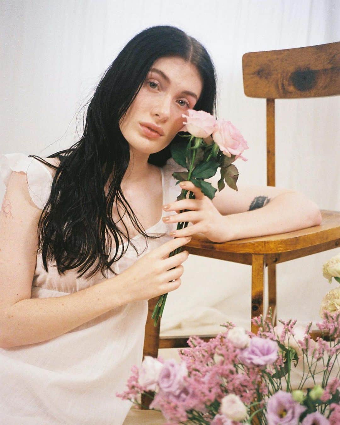 のインスタグラム：「Still can’t believe I had the honor of shooting the first @fleurapeutic lookbook - with such an incredible team. 🥺 Here is the beautiful @phoebecrow I was able to shoot for the brand 🤍」