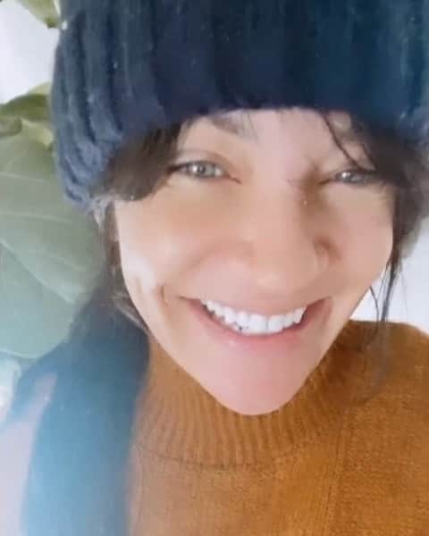 ジェシカ・ゾアのインスタグラム：「Congratulations, @jesskidd20! I’m sending you a mom care package! And thank you to all of the moms (and dads) out there for your hard work in raising and molding our future generation. xoxo」