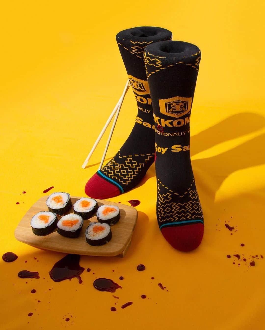 Stance Japanさんのインスタグラム写真 - (Stance JapanInstagram)「1917年創業のキッコーマン。世界中の食卓やレストランで愛されている、この伝統的に醸造され、コクのある味わい、食欲をそそる香り、そして独特の赤褐色になるまで熟成された醤油レーベルとのコラボレーションモデルを履いて、あなたの人生を味付けしてください。 * * @kikkomanusa  #kikkoman #stancesocks #soysauce #キッコーマン #しょうゆ #醤油 #野田市 #野田 #ありきたりはつまらない」10月14日 8時10分 - stance_japan