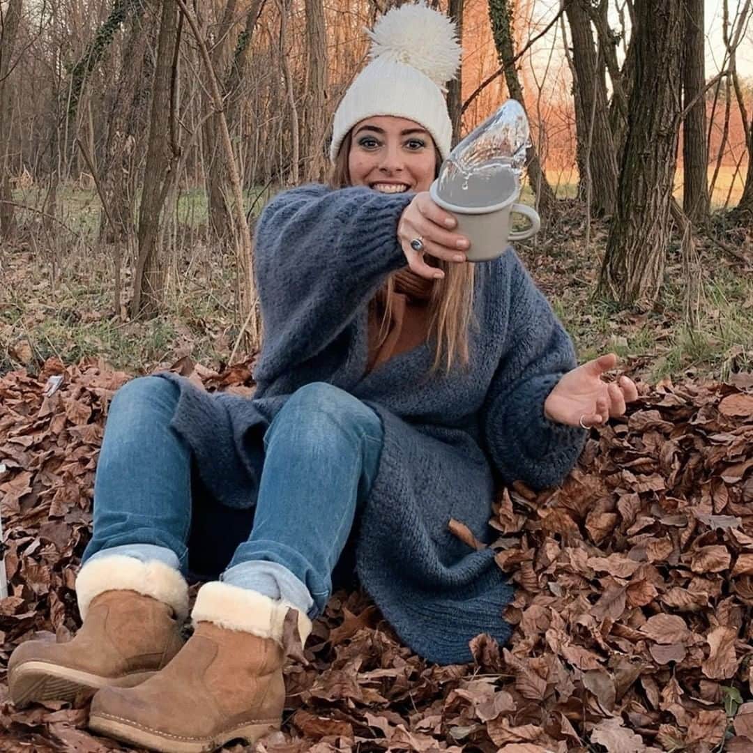 ダンスコのインスタグラム：「What did the leaf say to autumn? I’m falling for you!」