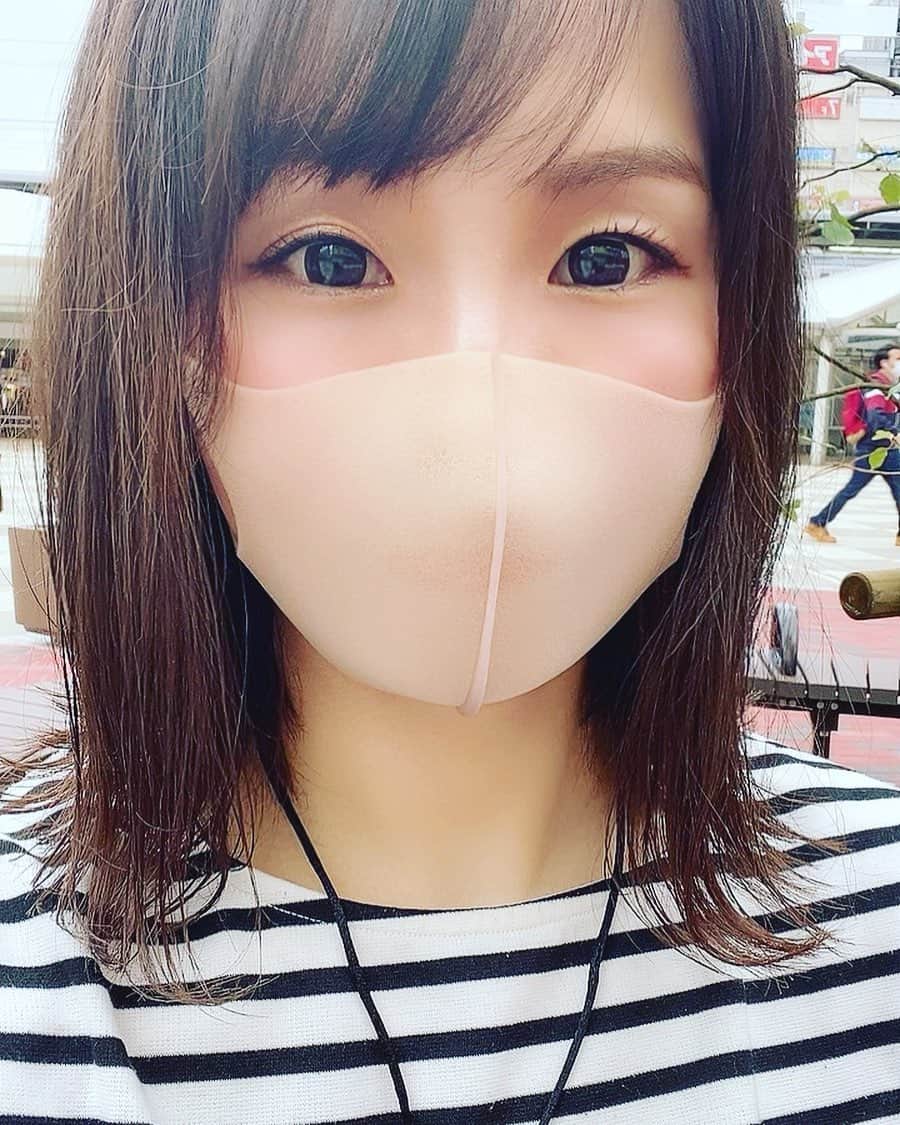 のインスタグラム：「今日も撮影✨✨ がんばりますっっっ( *˙ω˙*)و ｸﾞｯ!」