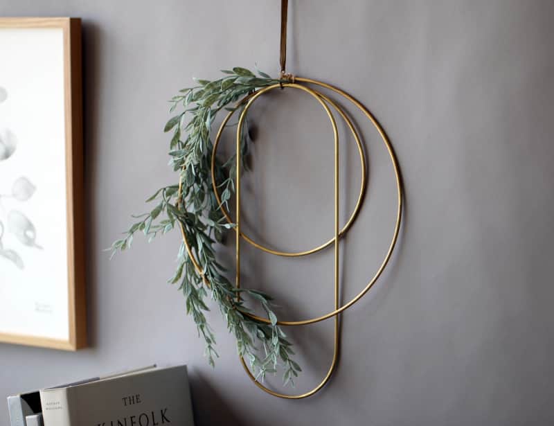 KOZLIFEさんのインスタグラム写真 - (KOZLIFEInstagram)「＼再入荷しました／ 大人気、ferm LIVING(ファームリビング)の「デコフレーム」。 リースが1番似合うこれからの季節に、自分だけのアレンジで壁を彩ってみませんか？  -登場したアイテム- ferm LIVING/Deco Frames ※10月末頃発送予定です。  ◎商品はトップページのバナーorプロフィールのURLからどうぞ。 ▶︎ @kozlife_tokyo #KOZLIFE #japan #LoveFoodLoveLife #Interior #instagood #instajapan #fermliving #decoframes #yesfermliving #StayHome #StayHomeStayHappy #KOZフラワー #ファームリビング #デンマーク #デコフレーム #暮らし #北欧インテリア #北欧雑貨 #インテリア #丁寧な暮らし #シンプルライフ #リース #手作り #花のある暮らし #手作りリース #おうち時間 #家で楽しむ #ステイホーム」10月14日 9時00分 - kozlife_tokyo