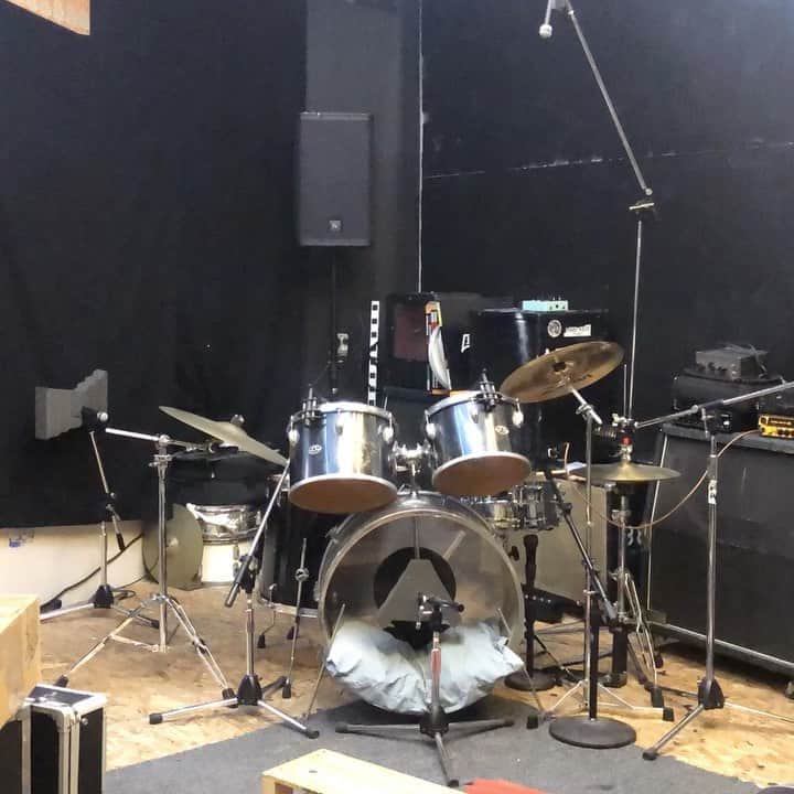A Place to Bury Strangersのインスタグラム：「Mic’ing the drums up to record the sound of diving on the drum set」