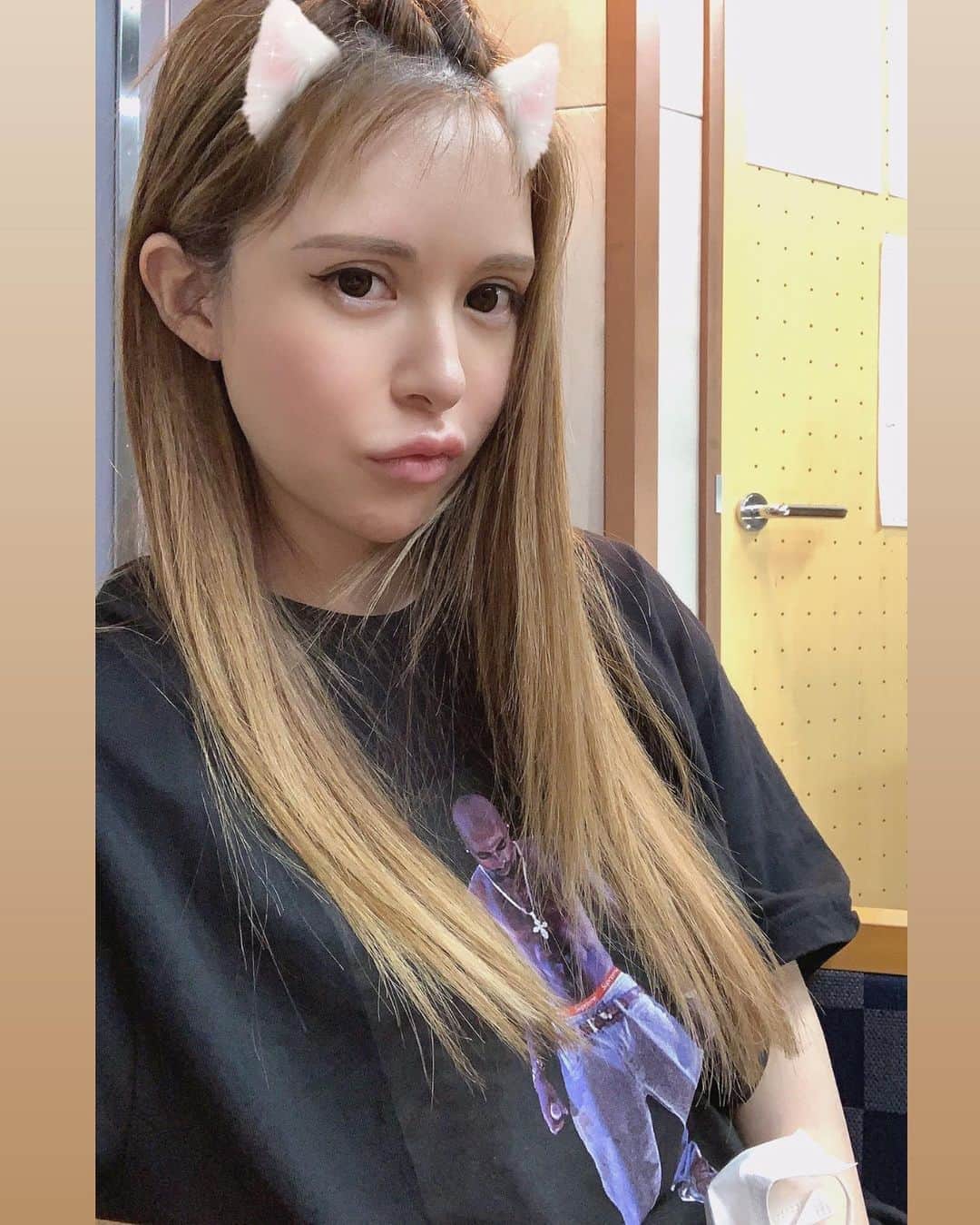 森藤恵美さんのインスタグラム写真 - (森藤恵美Instagram)「おはよーSun🌞😊🌞 #2pac #tupac #supreme #tshirt」10月14日 9時10分 - emi_morifuji