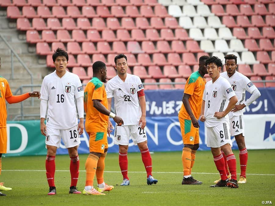 日本サッカー協会さんのインスタグラム写真 - (日本サッカー協会Instagram)「【2020.10.13 Match Photo②📸】  国際親善試合 ⌚10/13（火）23:45KO（日本時間） 🆚コートジボワール🇨🇮 📍Stadion Galgenwaard  GK 23 #シュミットダニエル DF 3  #室屋成 16 #冨安健洋 22 #吉田麻也 MF 4  #中山雄太 6  #遠藤航 7  #柴崎岳 9  #鎌田大地 14 #伊東純也 17 #久保建英 FW 24 #鈴木武蔵  (SUB) GK 1  #川島永嗣 12 #権田修一 DF 2  #植田直通 13 #板倉滉  19 #酒井宏樹 20 #安西幸輝 21 #菅原由勢 MF 8  #原口元気 10 #南野拓実 11 #堂安律 25 #三好康児  監督 #森保一  #daihyo #jfa #SAMURAIBLUE #新しい景色を2022」10月14日 9時23分 - japanfootballassociation