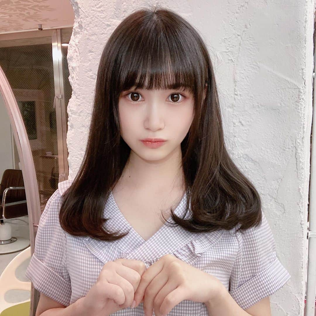 小西恭平さんのインスタグラム写真 - (小西恭平Instagram)「お客様ビフォーアフター💇🏻‍♀️✨﻿ ﻿ ﻿ お客様のコンプレックスやオーダーのもとこの方の骨格や雰囲気などに合わせセミミディアムにバッサリカットさせて頂きました✂️﻿ 大切なカットを任せて下さりありがとうございました✨✨﻿ ﻿ ﻿ ﻿ ご予約のとり方はハイライトを見てください😊﻿ ﻿ ﻿ ﻿ ﻿ ﻿ ハイライト#グレージュ#ミディアム #ヘア#アレンジ#ヘアアレンジ#ミディアムヘア#hair#グレージュ#ヘアスタイル#スタイリング#髪型 #美少女#シースルーバング#小顔カット#似合わせカット#ヘアカラー#hairstyle#コニタンカット﻿ ﻿ ﻿ ﻿」10月14日 9時17分 - kyohei_konishi