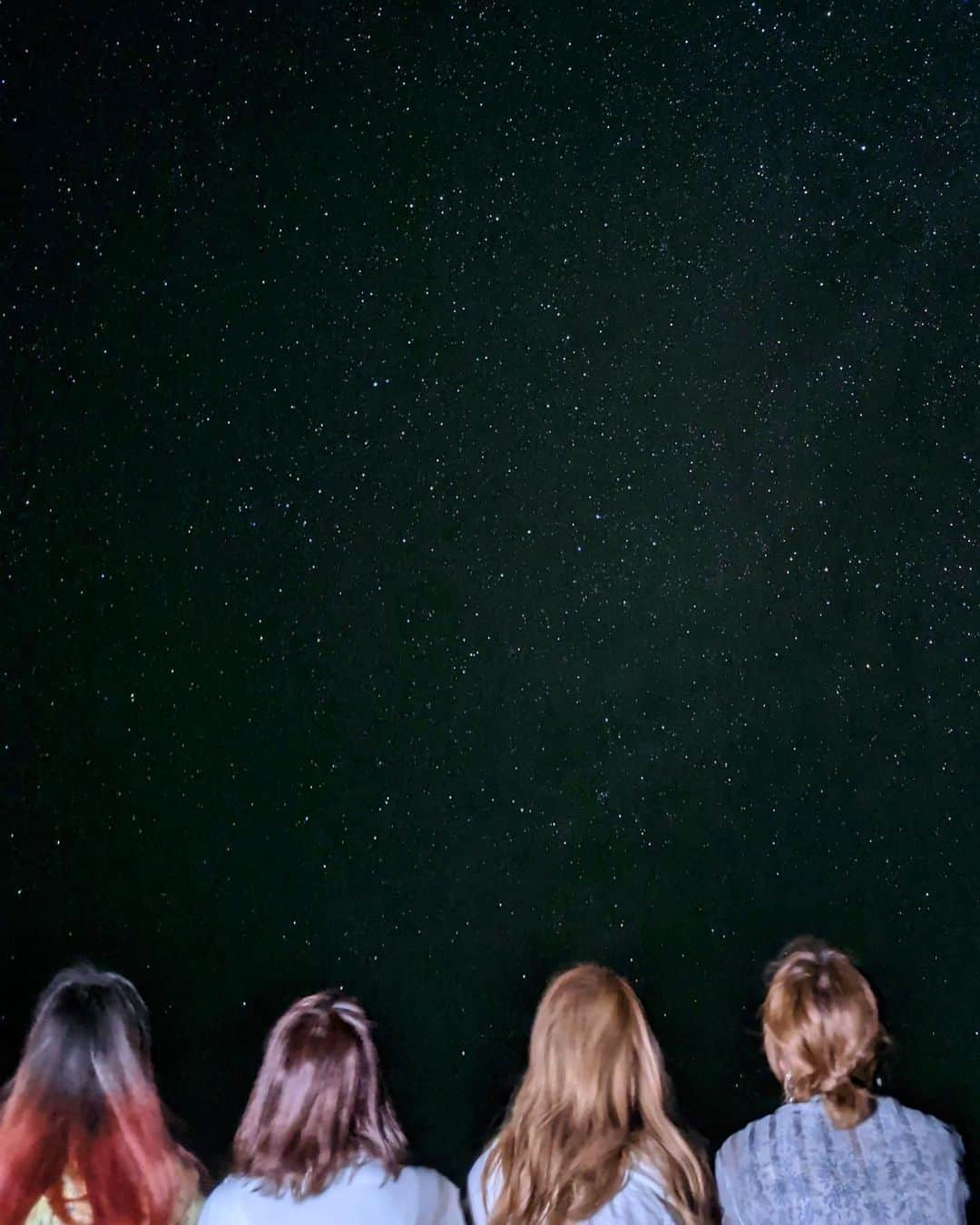 Aya（高本彩）さんのインスタグラム写真 - (Aya（高本彩）Instagram)「満点の星空撮影に成功⭐️  流れ星もたくさん見れました🌌  ちなみにこの写真は @googlepixel で撮影したんですがクオリティーの高さに驚き。  星空撮るときは欠かせませぬ。  #星空#googlepixel」10月14日 10時00分 - aya_dream04