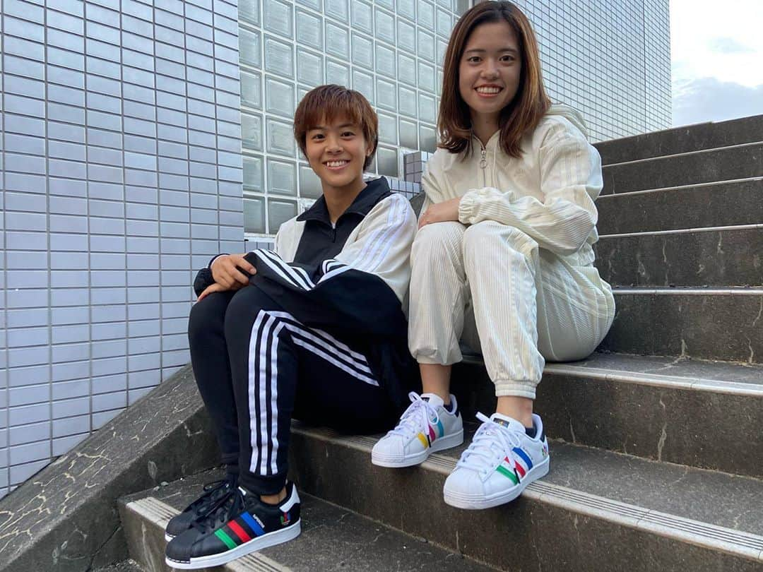 小林里歌子さんのインスタグラム写真 - (小林里歌子Instagram)「adidas🌈📸👟  #スーパースター  #adidasSUPERSTAR #createdwithadidas  @adidastokyo」10月14日 10時27分 - rikako__kobayashi