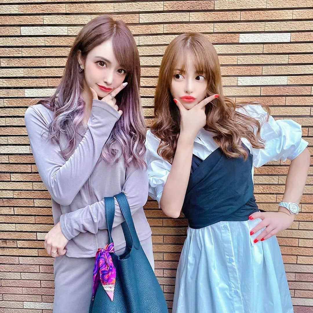 サキ吉さんのインスタグラム写真 - (サキ吉Instagram)「りりたん💞 @style_knot_official の撮影の時❤️ 私は三枚目の写真が好き🤗 ． #ootd #styleknot #shooting #撮影 #アパレル #セレクトショップ #プチプラ #表参道 #秋コーデ #プチプラコーデ #pinksxx #hermes」10月14日 10時28分 - sakikichi1201