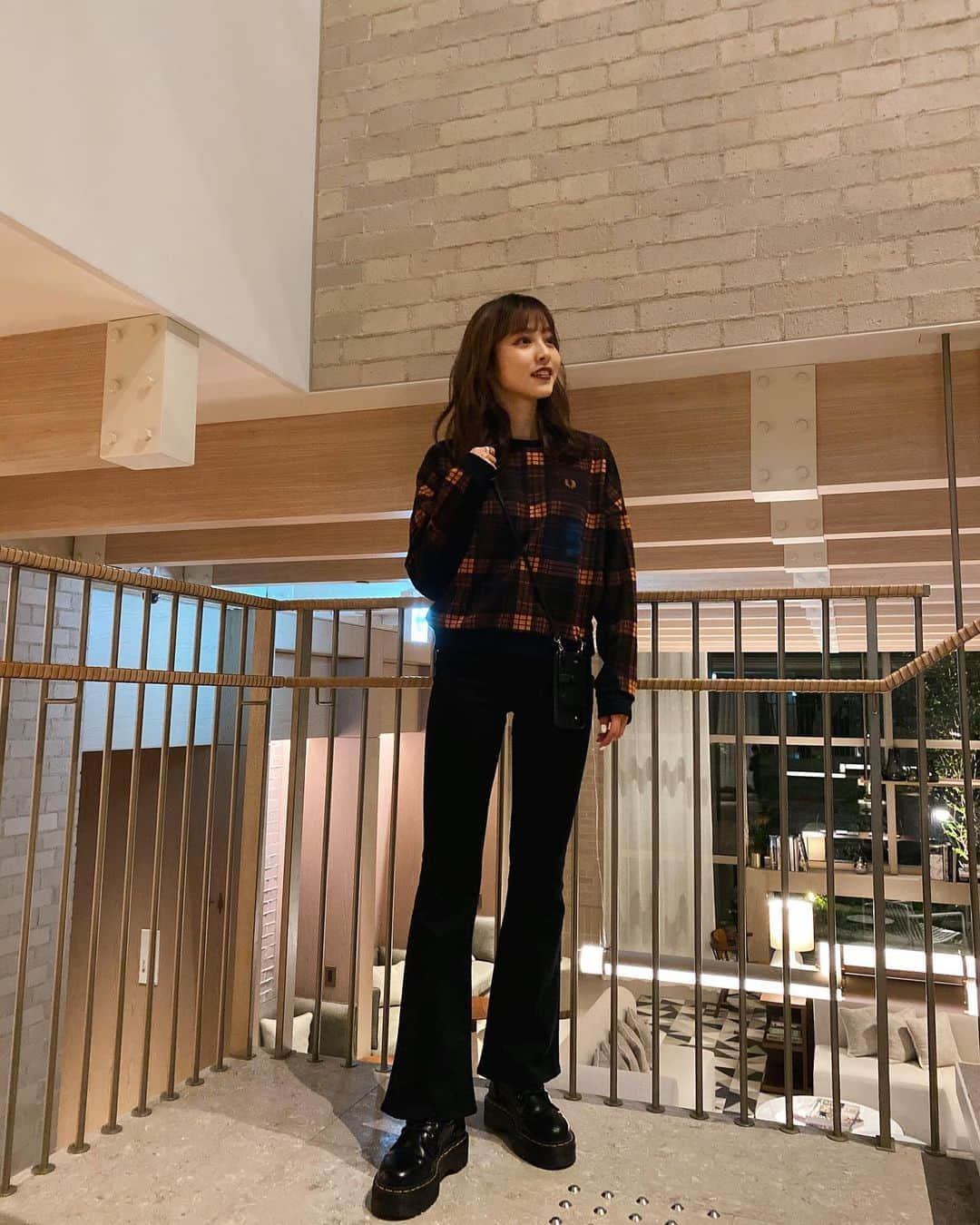 高橋野乃子さんのインスタグラム写真 - (高橋野乃子Instagram)「． 新しい洋服🧶 tops: #fredperry  pants: #moussy  shoes: #drmartens  プライム・ワードローブっていう Amazonのおうちで試着後 買わないものは、 送られてきた箱に入れて 返送できるっていうシステムを利用 して 洋服を選びました🧶 おうちで試着して、 購入したものはさっそくお出かけに 着ていきました♡ Amazonプライム会員なら無料で、  しかも14日までプライムデー開催♡  #プライムデー#primeday #amazonで発見 #amazonfashionjp #amazonプライム #pr」10月14日 10時29分 - _nonstyle_