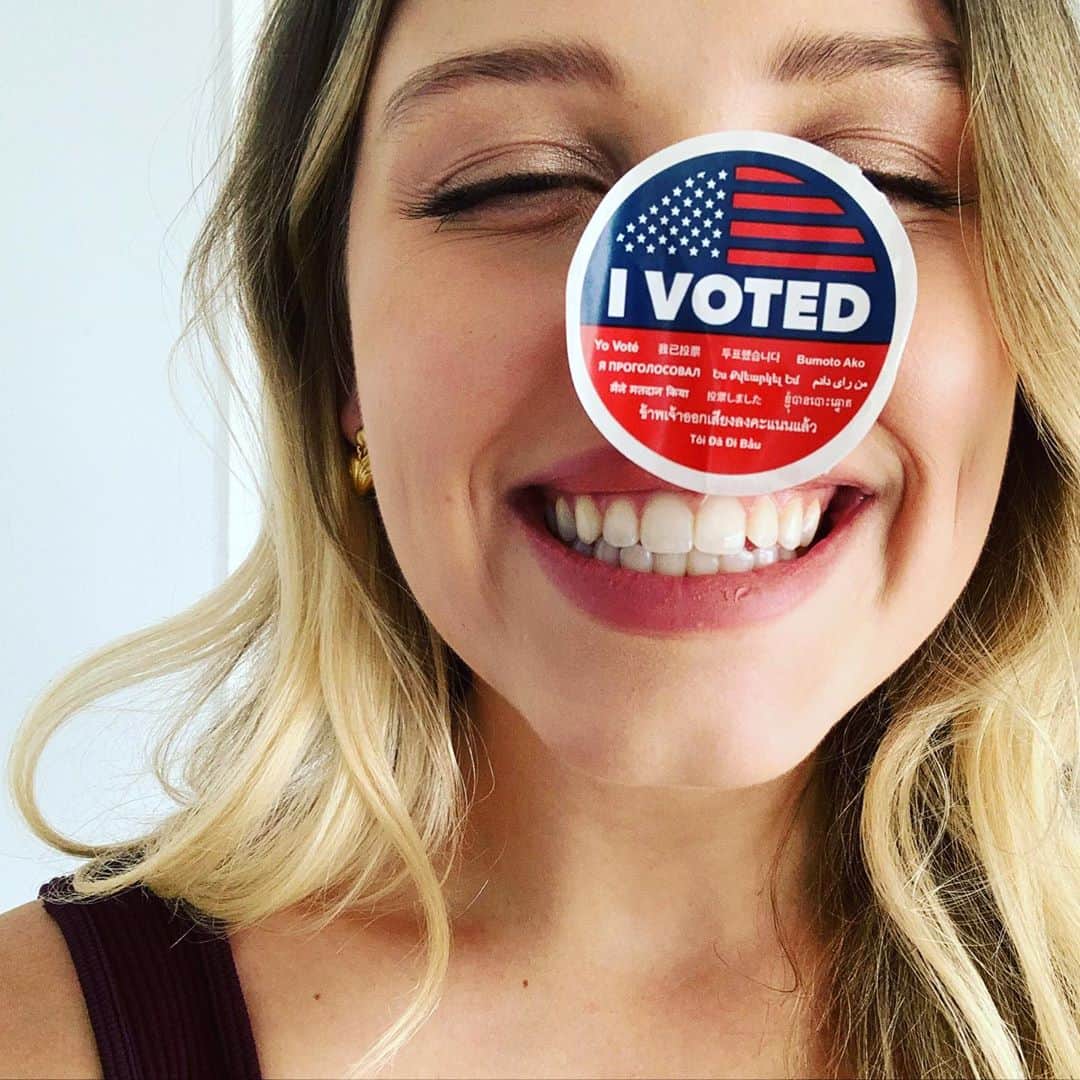 のインスタグラム：「all the cool kids are doing it #VOTE @votesaveamerica」