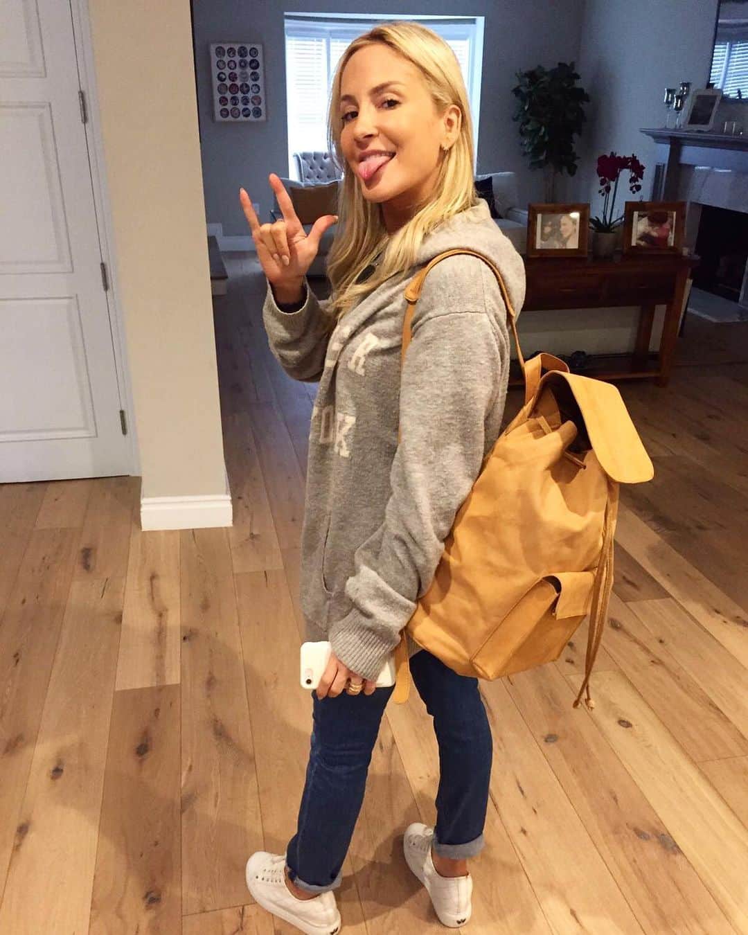 Claudia Leitteのインスタグラム：「Passa lá nos meus stories porque eu ando meio nostálgica...」