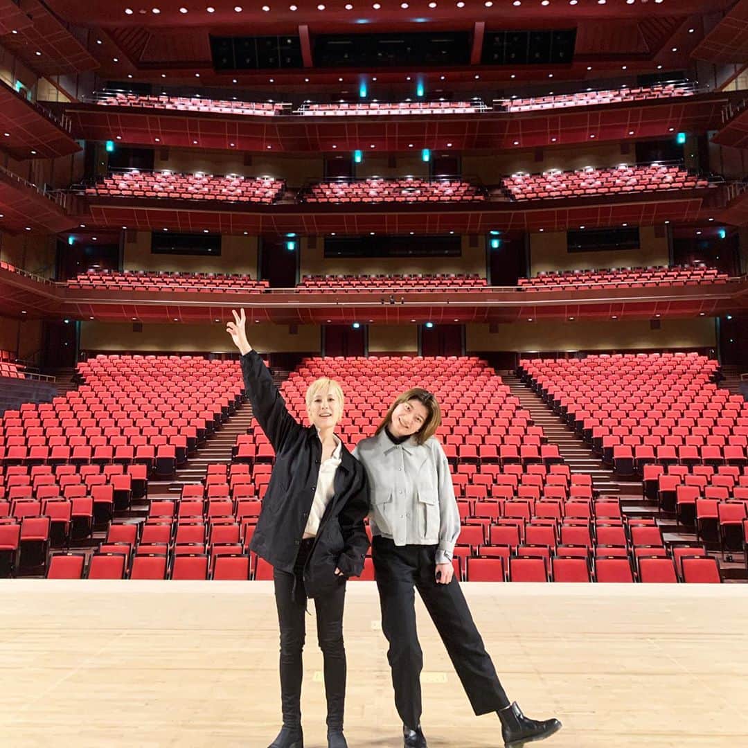 UCARY & THE VALENTINEのインスタグラム：「ロームシアター！ 京都また行きたいなぁ」