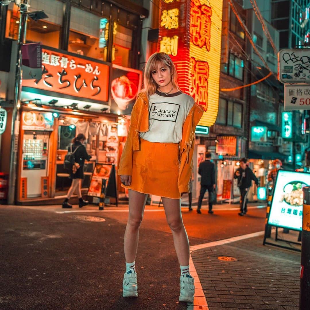 あさちるのインスタグラム：「渋谷ぁ〜 セットアップは @pivotdoor_laforet @pivot_door  Tシャツは @hungryjumble_ringertee 📷　@shima_404」