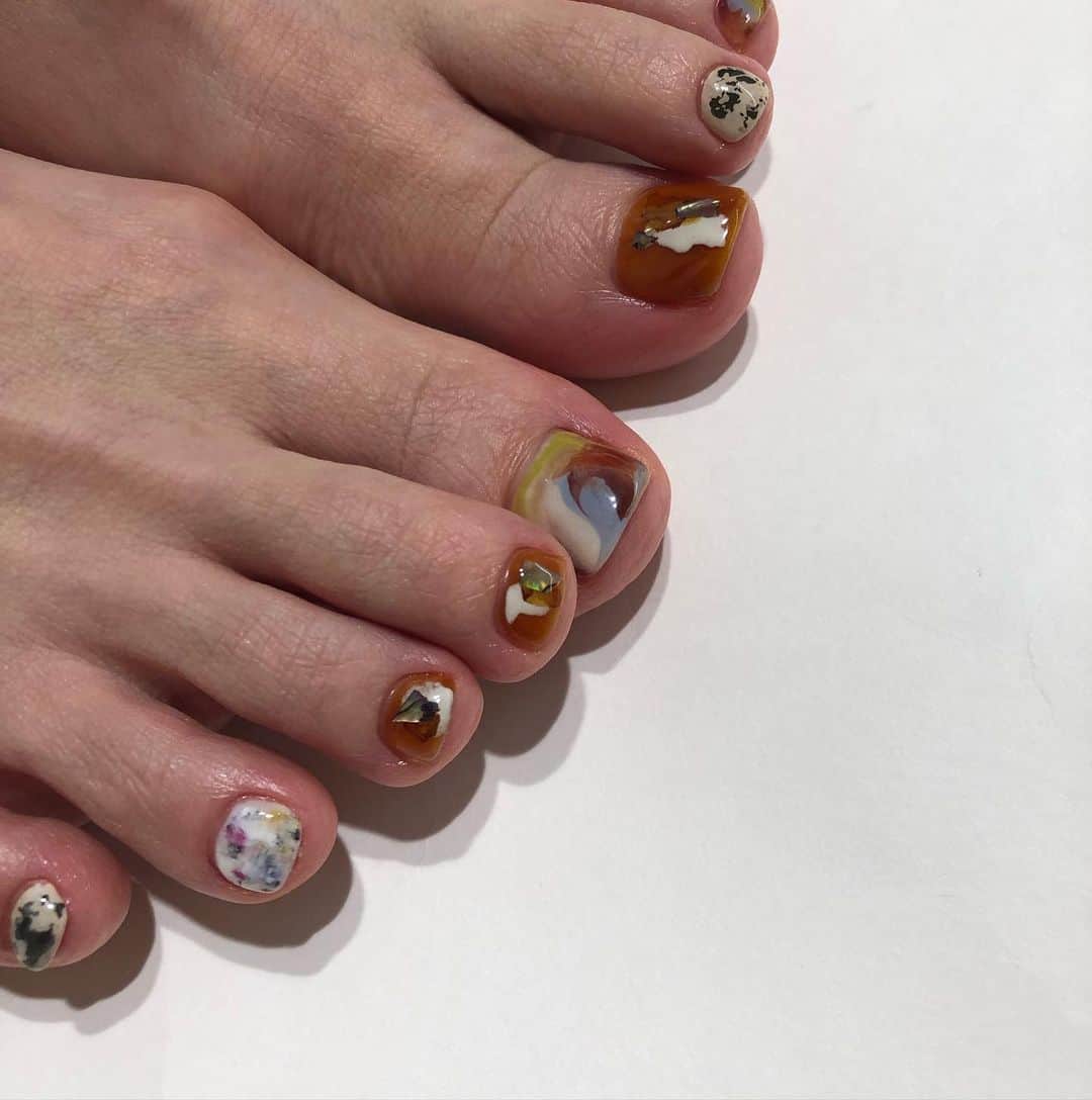 関根祥子のインスタグラム：「🍠🍐🍂🦶  #mojonail #nails」