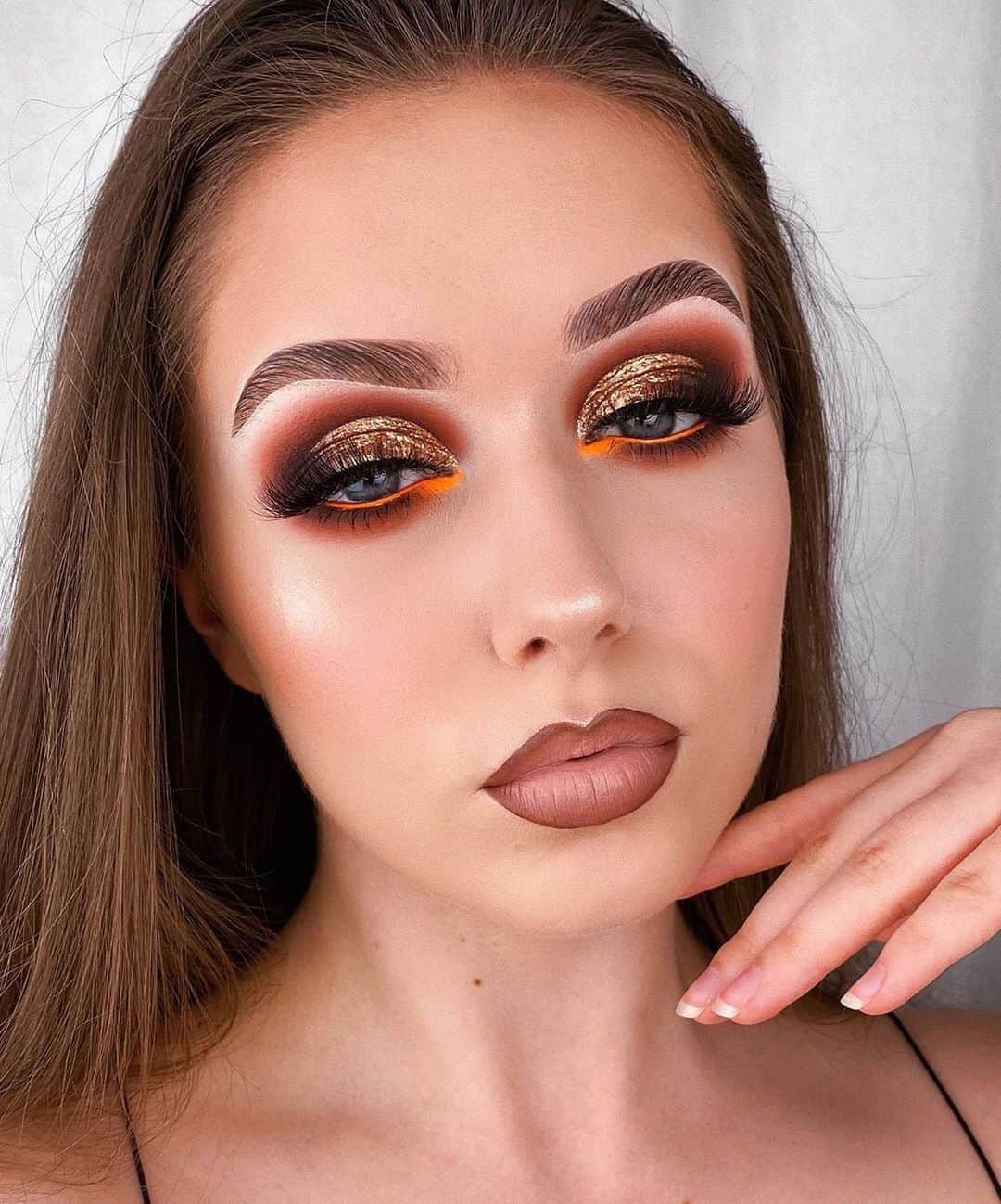 Kylie Cosmeticsさんのインスタグラム写真 - (Kylie CosmeticsInstagram)「pumpkin spice vibes! 🧡 loving this gorgeous look by @karolinasekutowicz✨ what's your fav thing about fall season? ⁠⠀ ⁠ products used:⁠⠀ 🍂 Toasty Bronzer⁠⠀ 🍂 We're Going Shopping Blush ⁠⠀ 🍂 Kylie Lip Liner」10月14日 11時45分 - kyliecosmetics