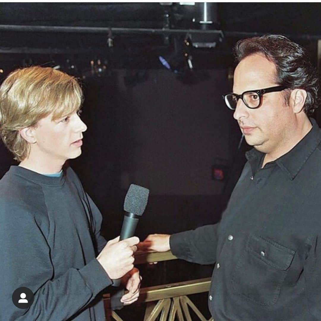 デヴィッド・スペードのインスタグラム：「Me and @jon_lovitz at what I think is an MTV special at the opening of the Hard Rock Cafe in Vegas. I may be wrong. Jon and I overlapped 4 shows on #saturdaynightlive  We are still buds. I’m obviously asking the hard-hitting questions」
