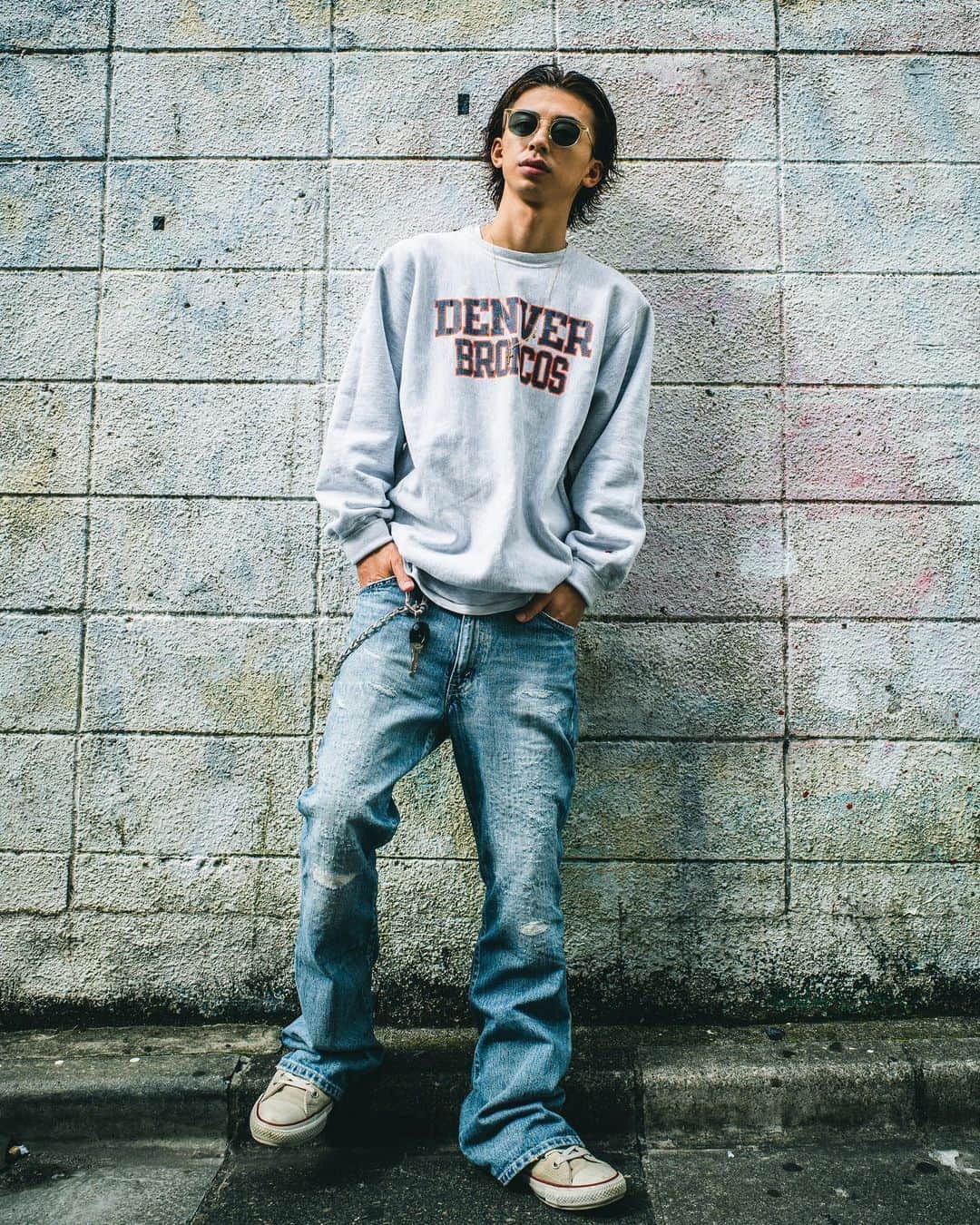 のインスタグラム：「今日も　#古着mix  #champion  の　#スウェット #デニム　は　#リーバイス646 で昔ながらの #アメカジ  #チャンピオン #reverseweave  #リバースウィーブ  #levis  #フレアパンツ #converse  #ayame  #古着 #古着コーデ  #古着男子  #古着ミックス #古着mixコーデ  #vintage」