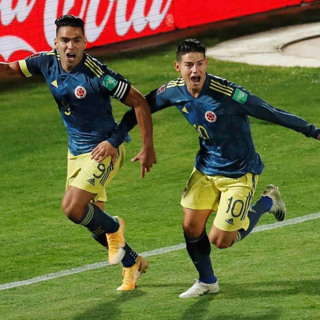 のインスタグラム：「Gran esfuerzo del equipo. Luchamos todos hasta el final. @falcao , no te vayas nunca falca! 😆😃🇨🇴」