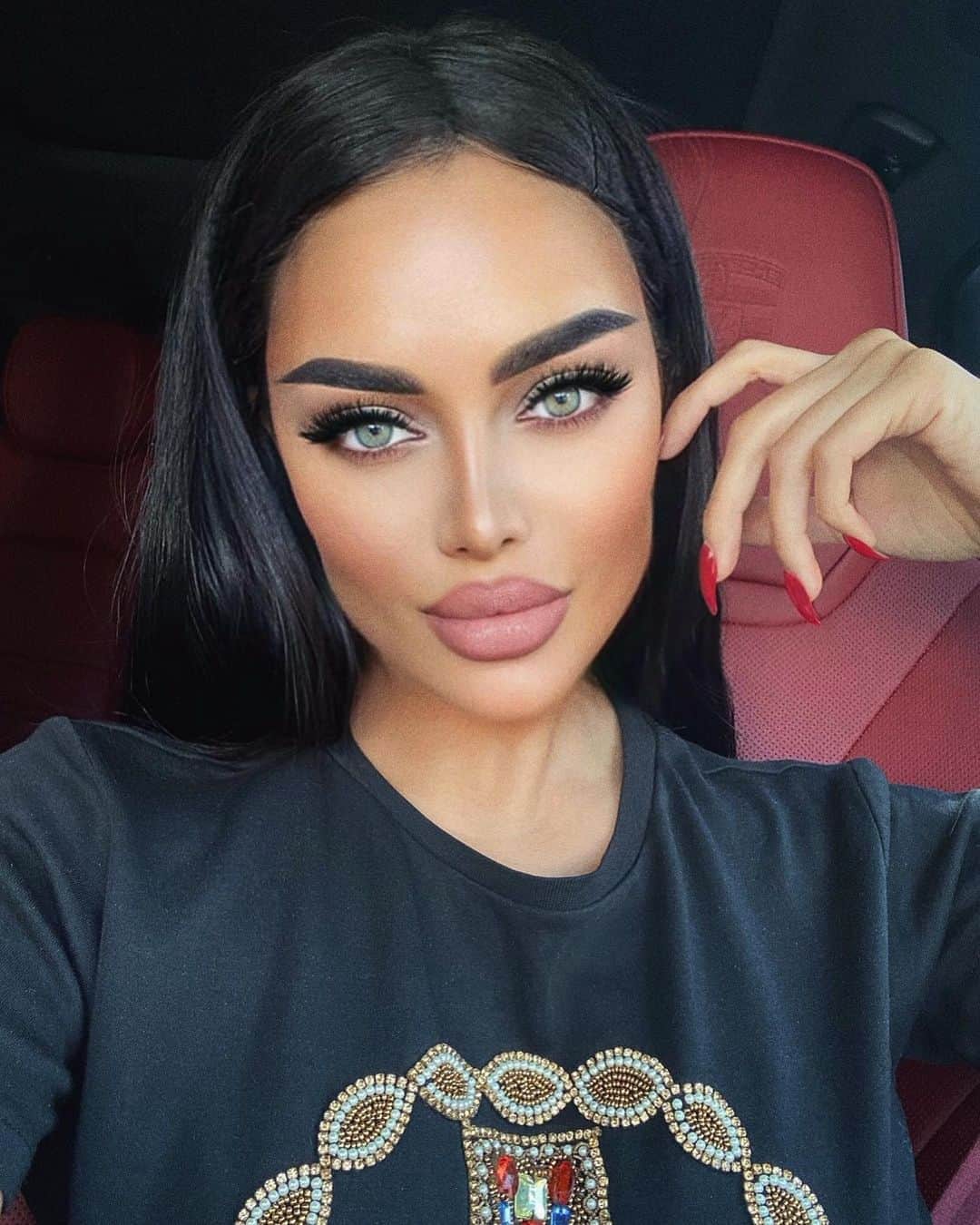 Нита Кузьмина машина Мерседес